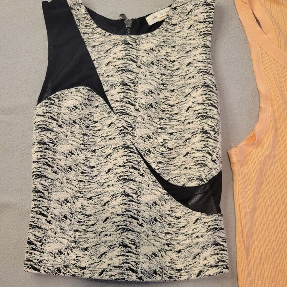 Silence Noise Urban Outfitters lof of two tank and crop top Size Xs Small - Picture 2 of 6